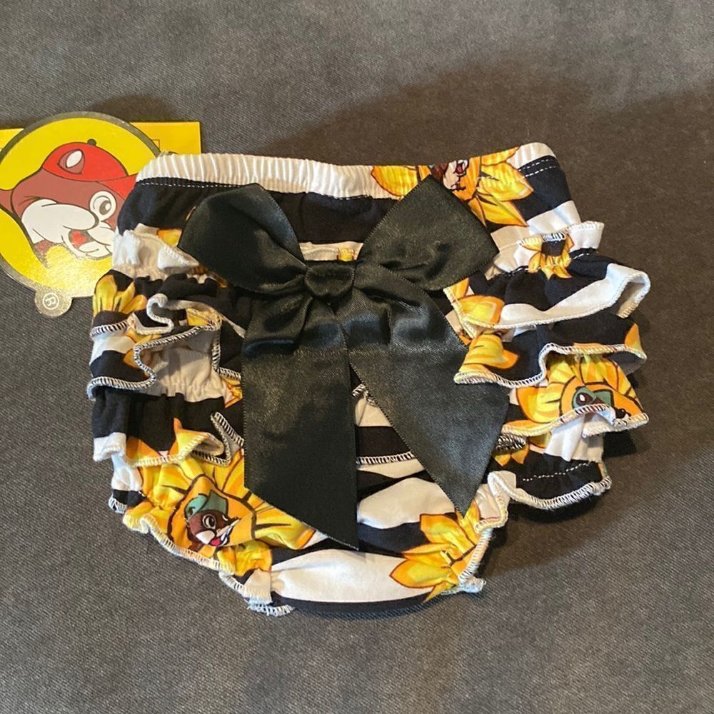 Baby Buc-ee’s Summer Sunflower Ruffle Diaper Cover Size 3 months NWT
